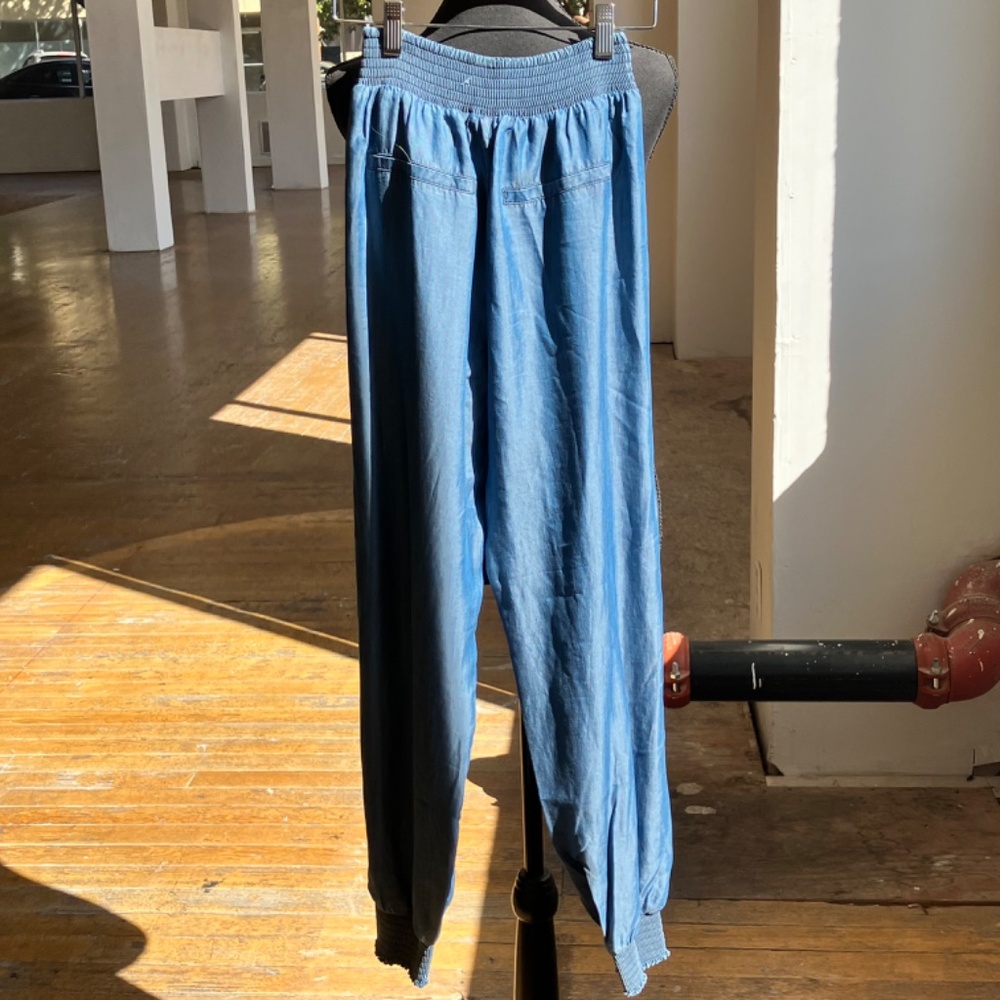 Bebe chambray open leg jogger - Picture 2 of 7
